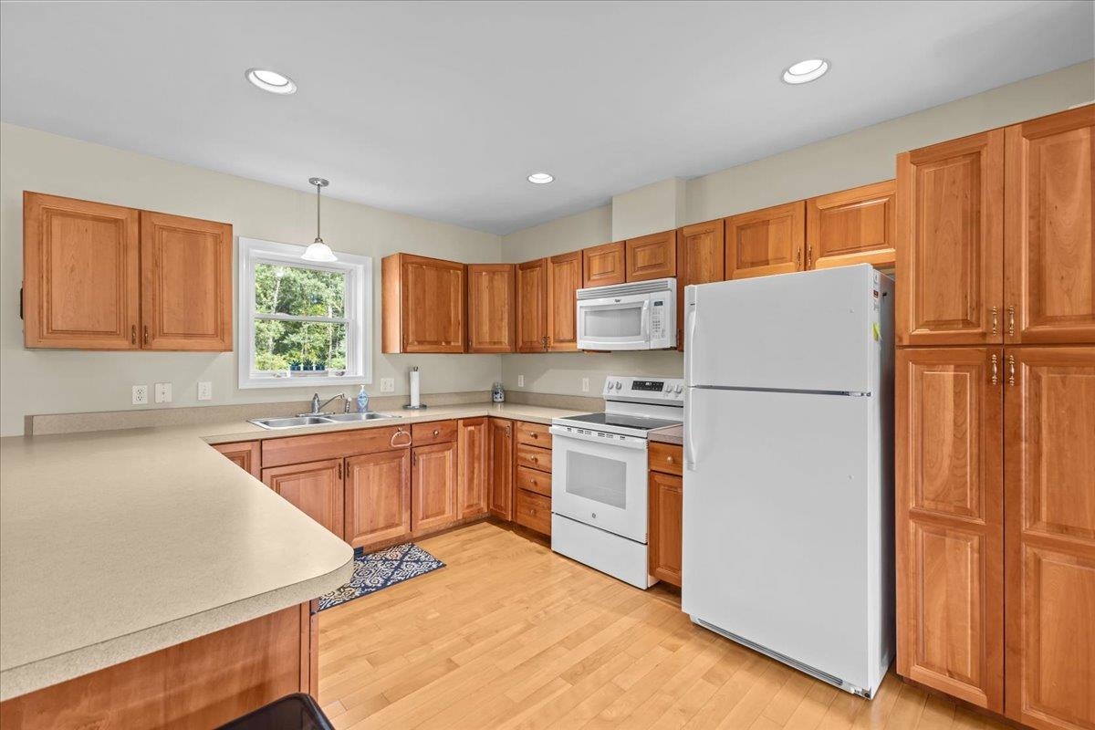 196 Stagecoach Road Unit: 4