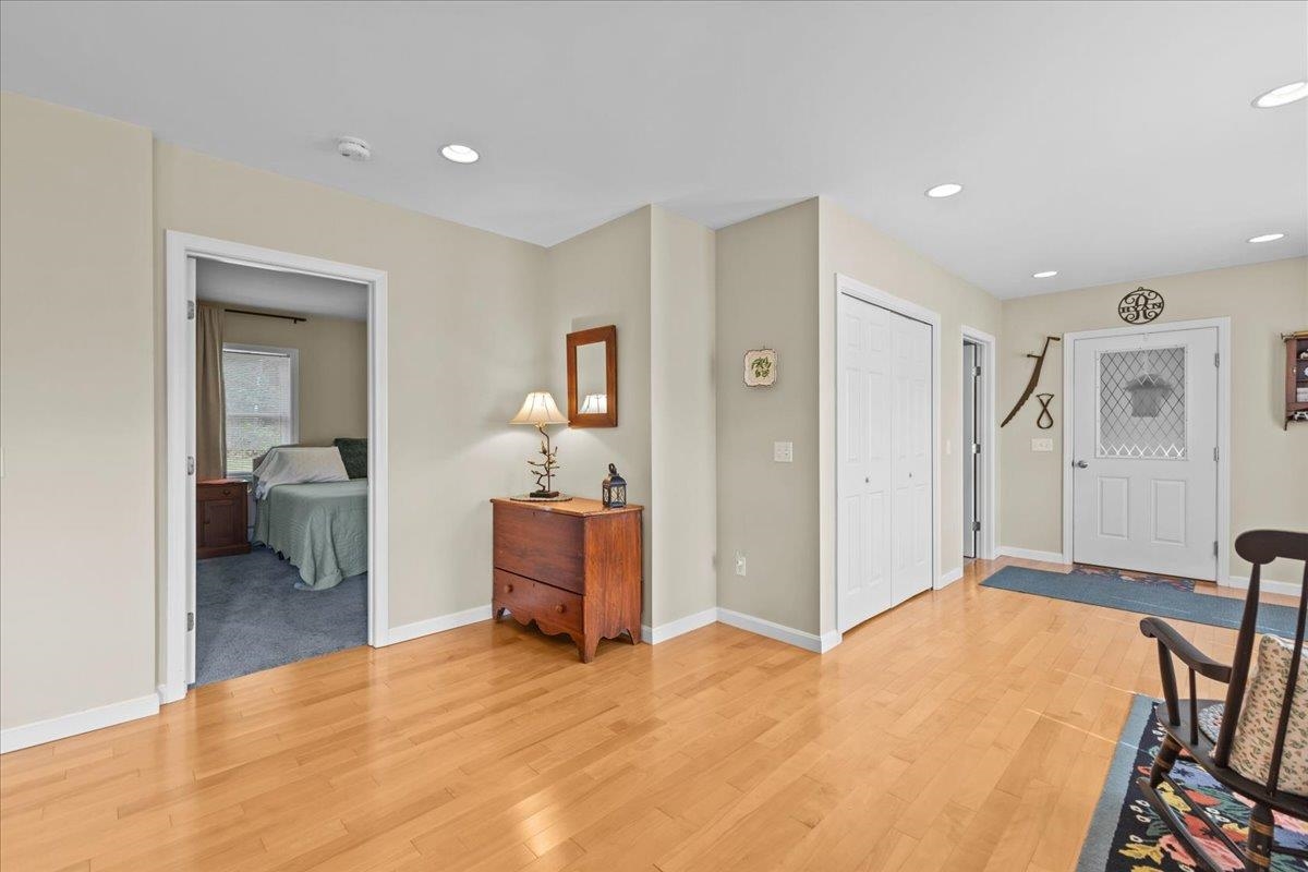 196 Stagecoach Road Unit: 4