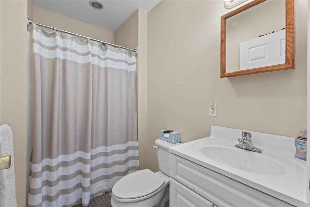 196 Stagecoach Road Unit: 4