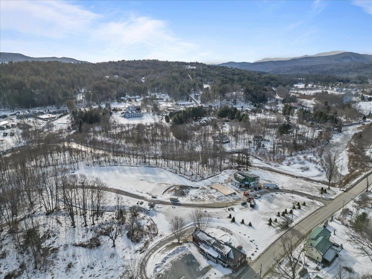 24 River's Edge Lane Unit: 2