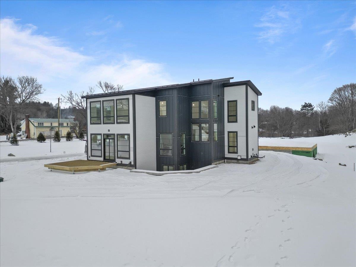 24 River's Edge Lane Unit: 2