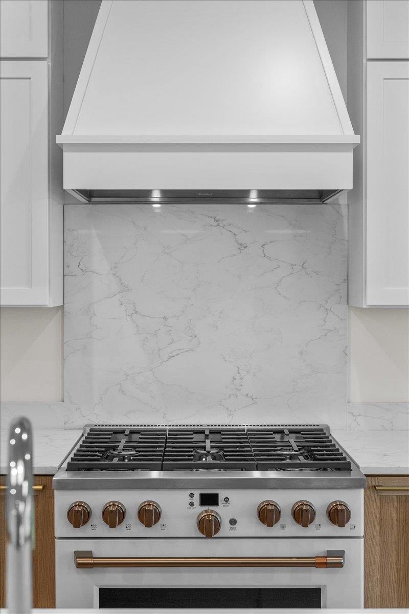 24 River's Edge Lane Unit: 2