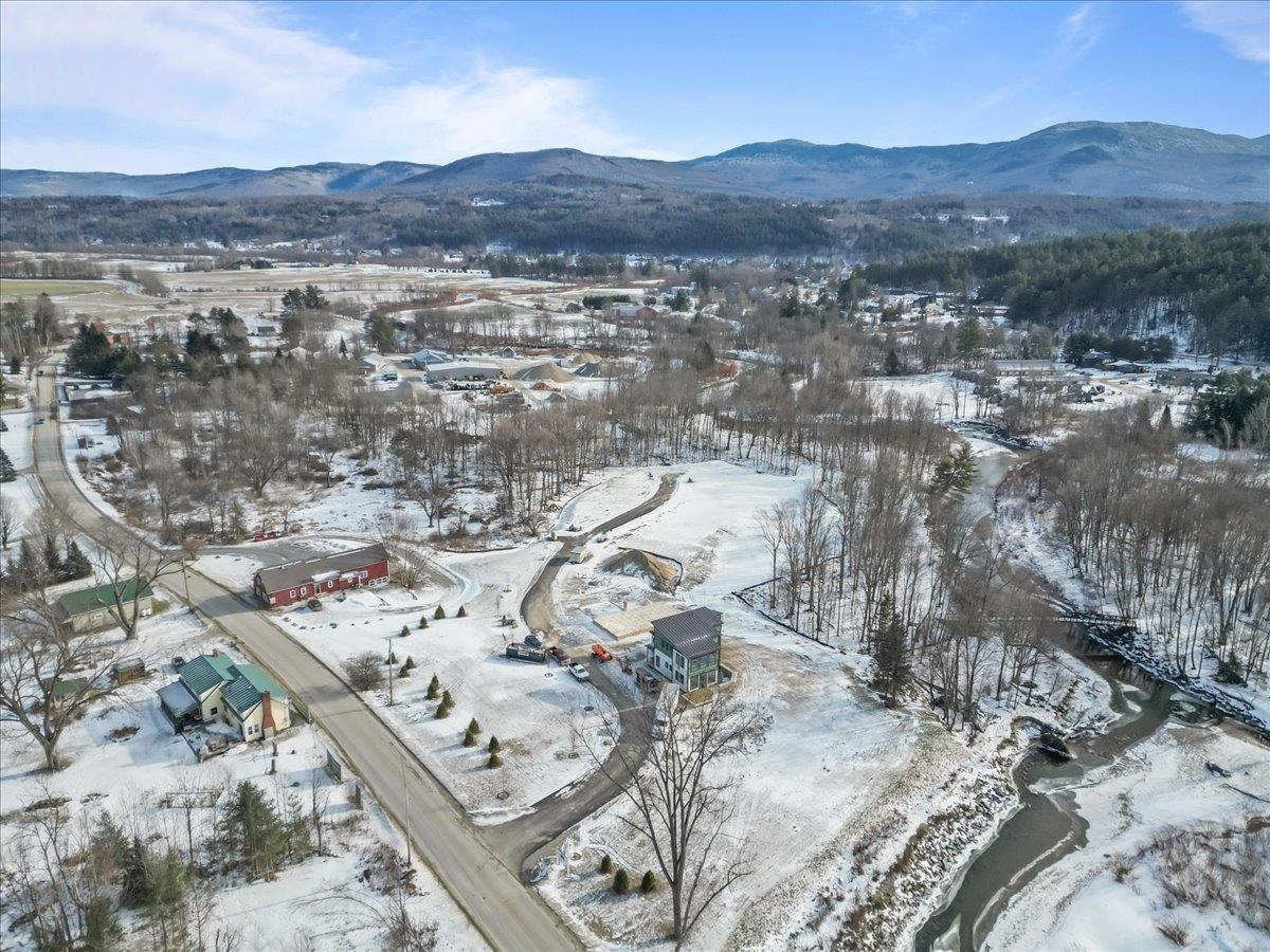 24 River's Edge Lane Unit: 2