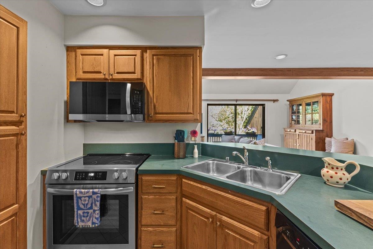 615 Field Road Unit: 73