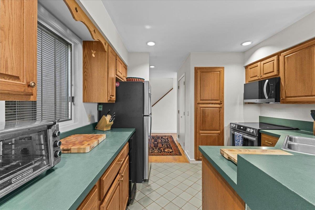 615 Field Road Unit: 73
