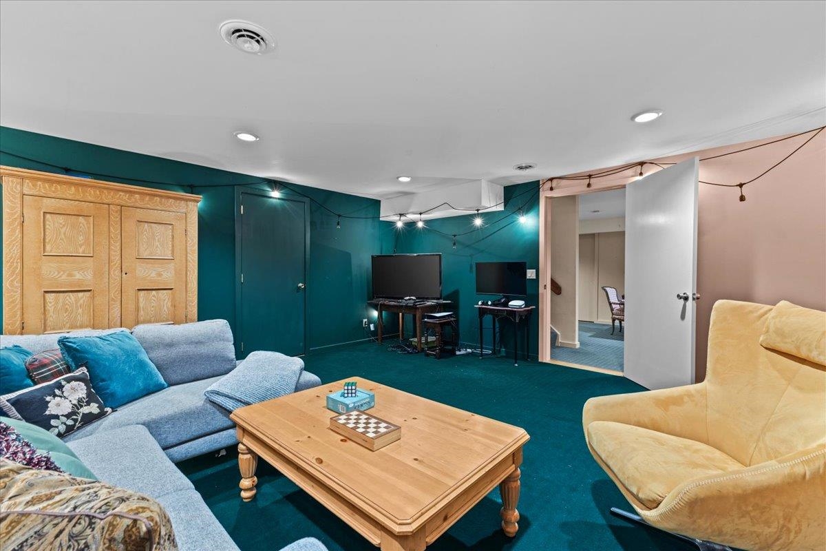 615 Field Road Unit: 73