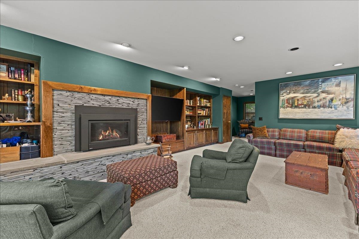 615 Field Road Unit: 73