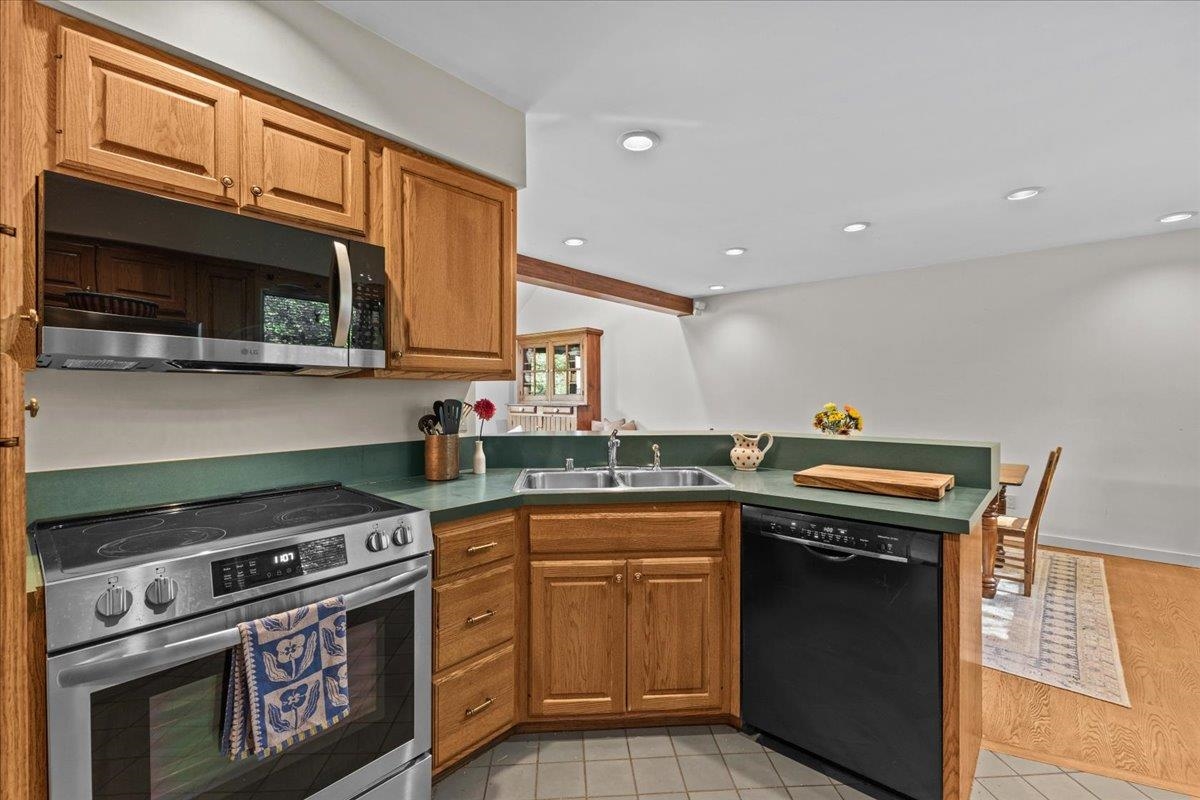 615 Field Road Unit: 73