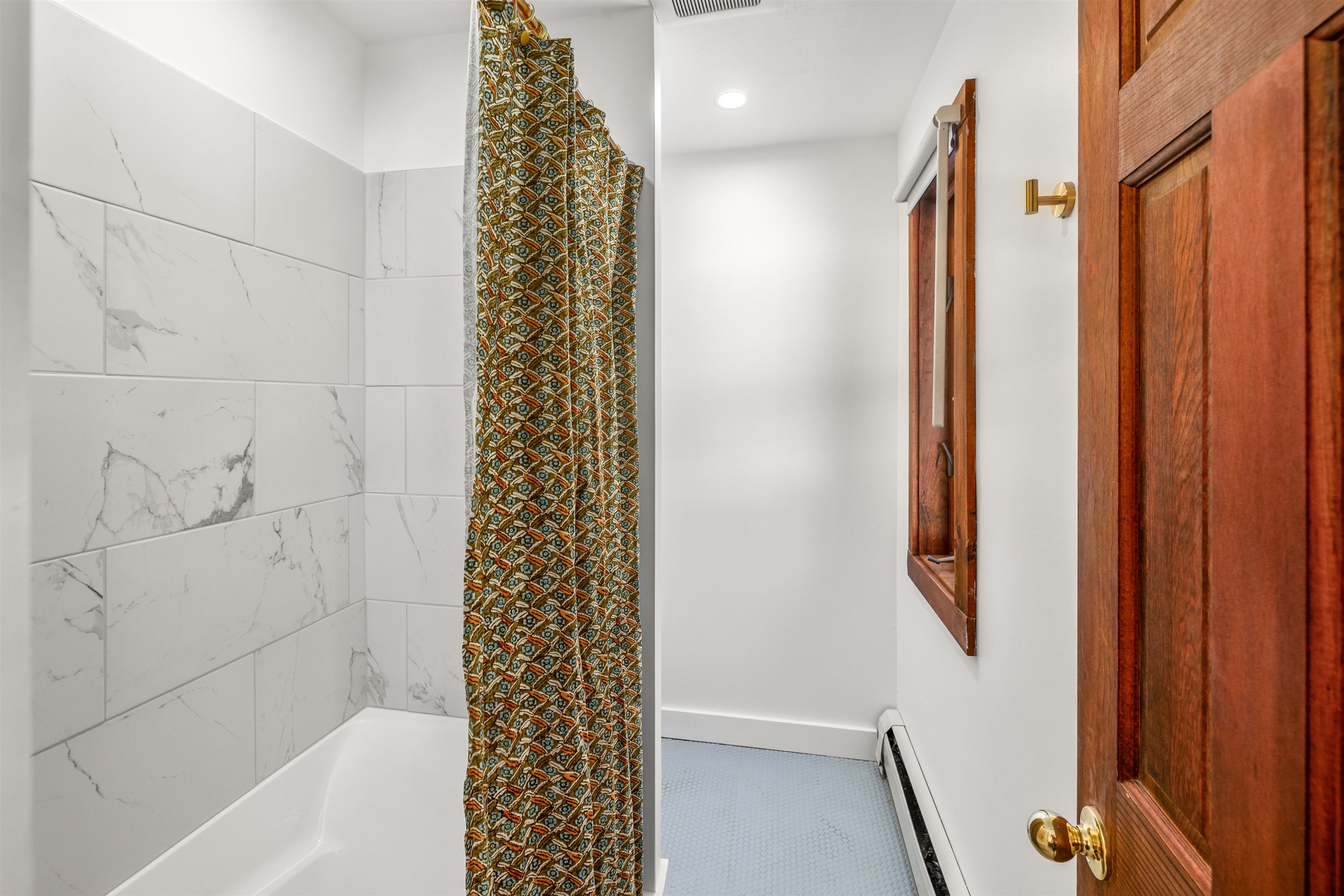 595 Worcester Loop