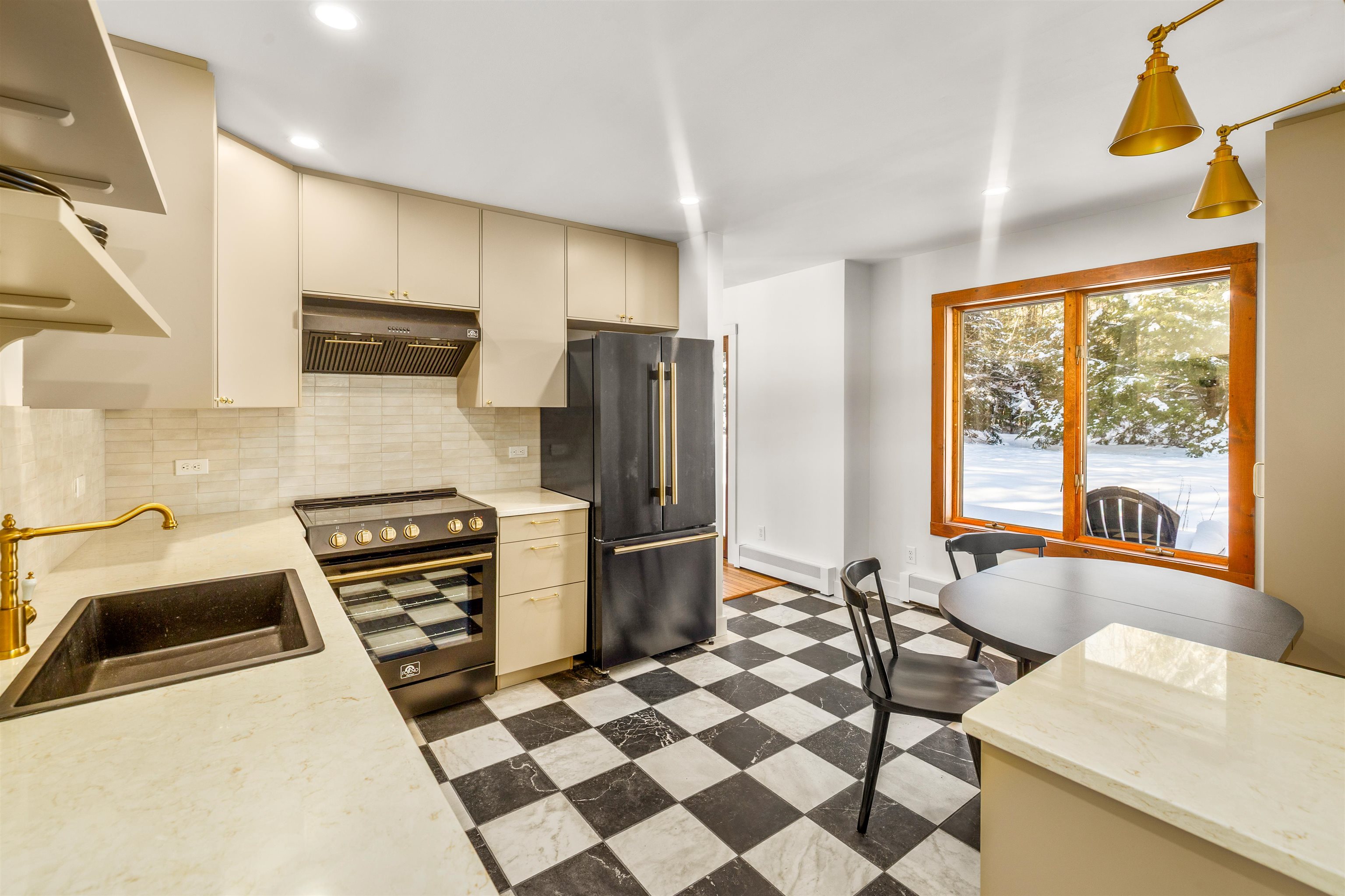 595 Worcester Loop