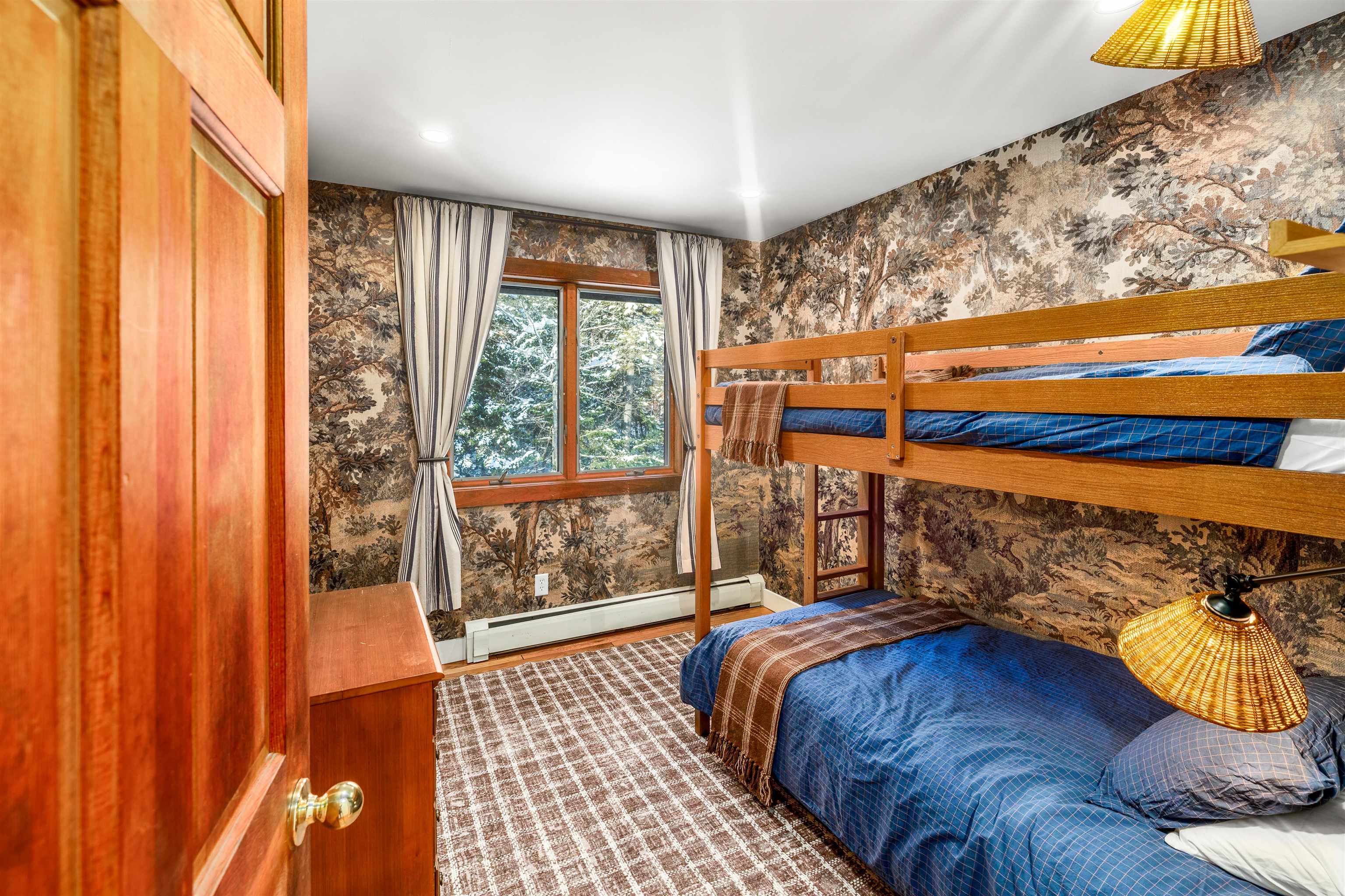 595 Worcester Loop