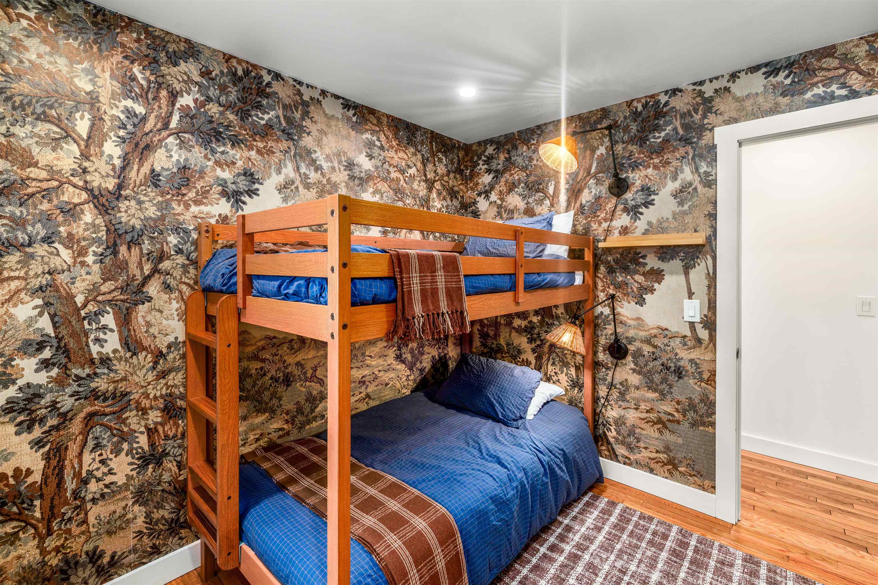 595 Worcester Loop