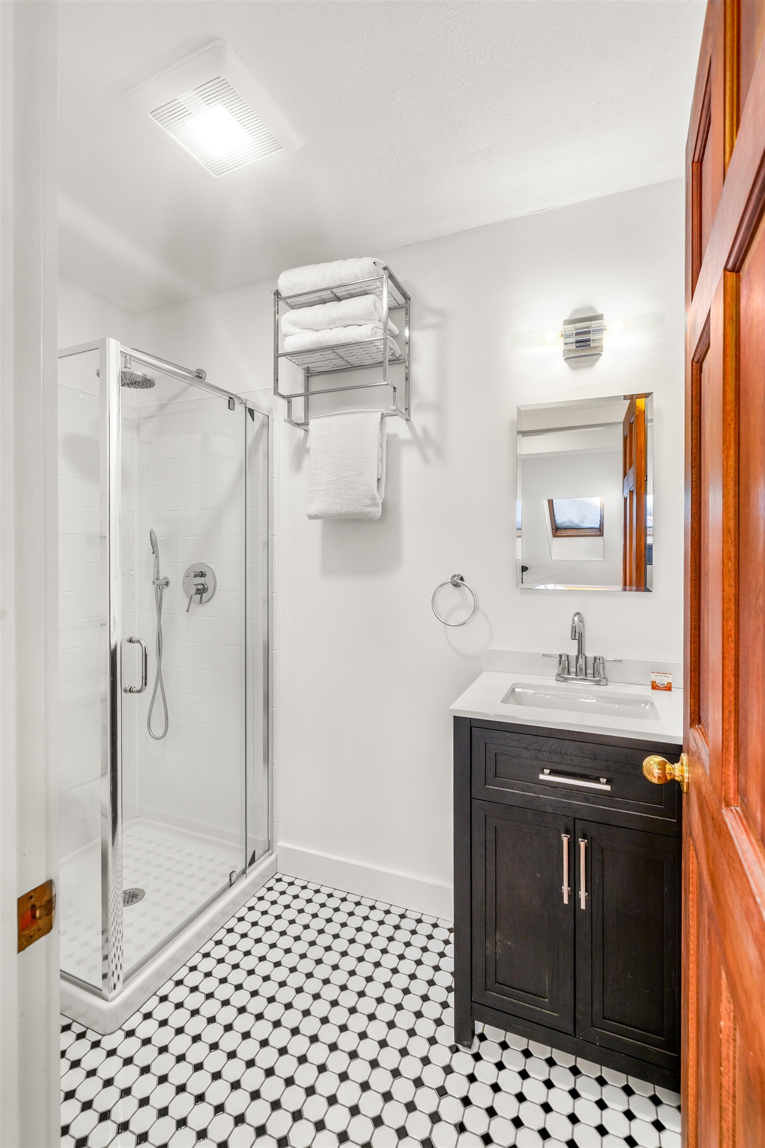 595 Worcester Loop
