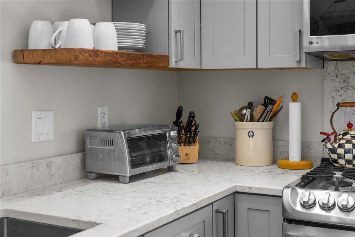 51 Tollhouse Lane Unit: 6A