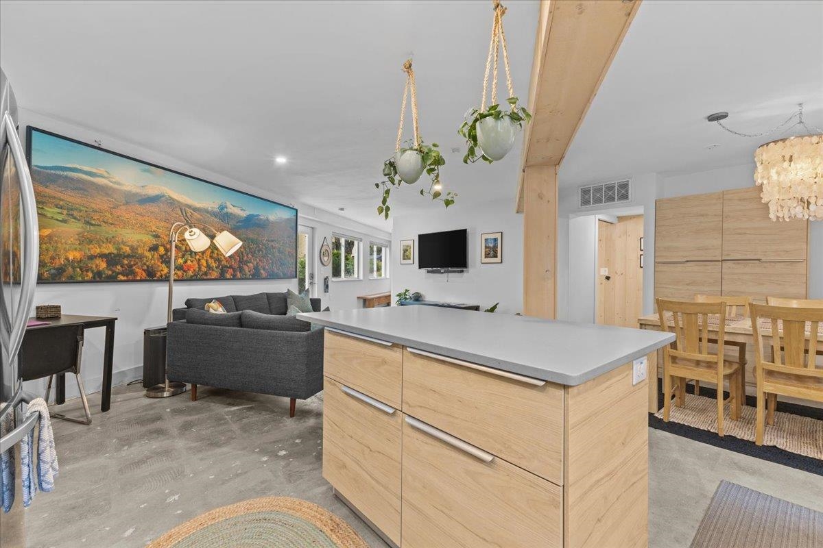 454 Mountain Road Unit: 8