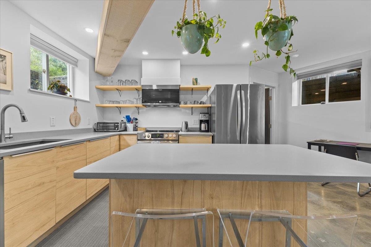 454 Mountain Road Unit: 8