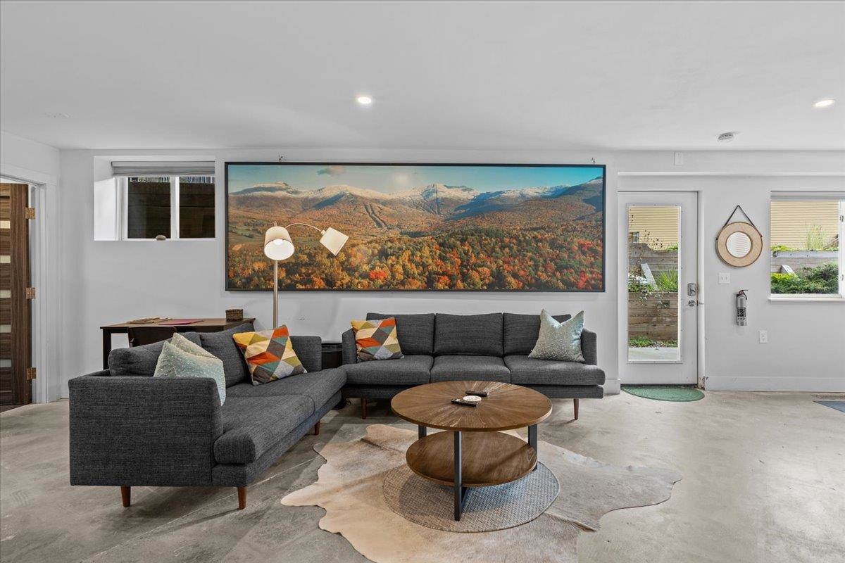 454 Mountain Road Unit: 8