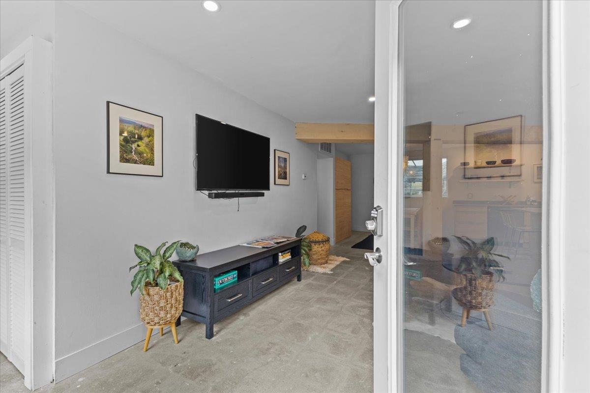 454 Mountain Road Unit: 8