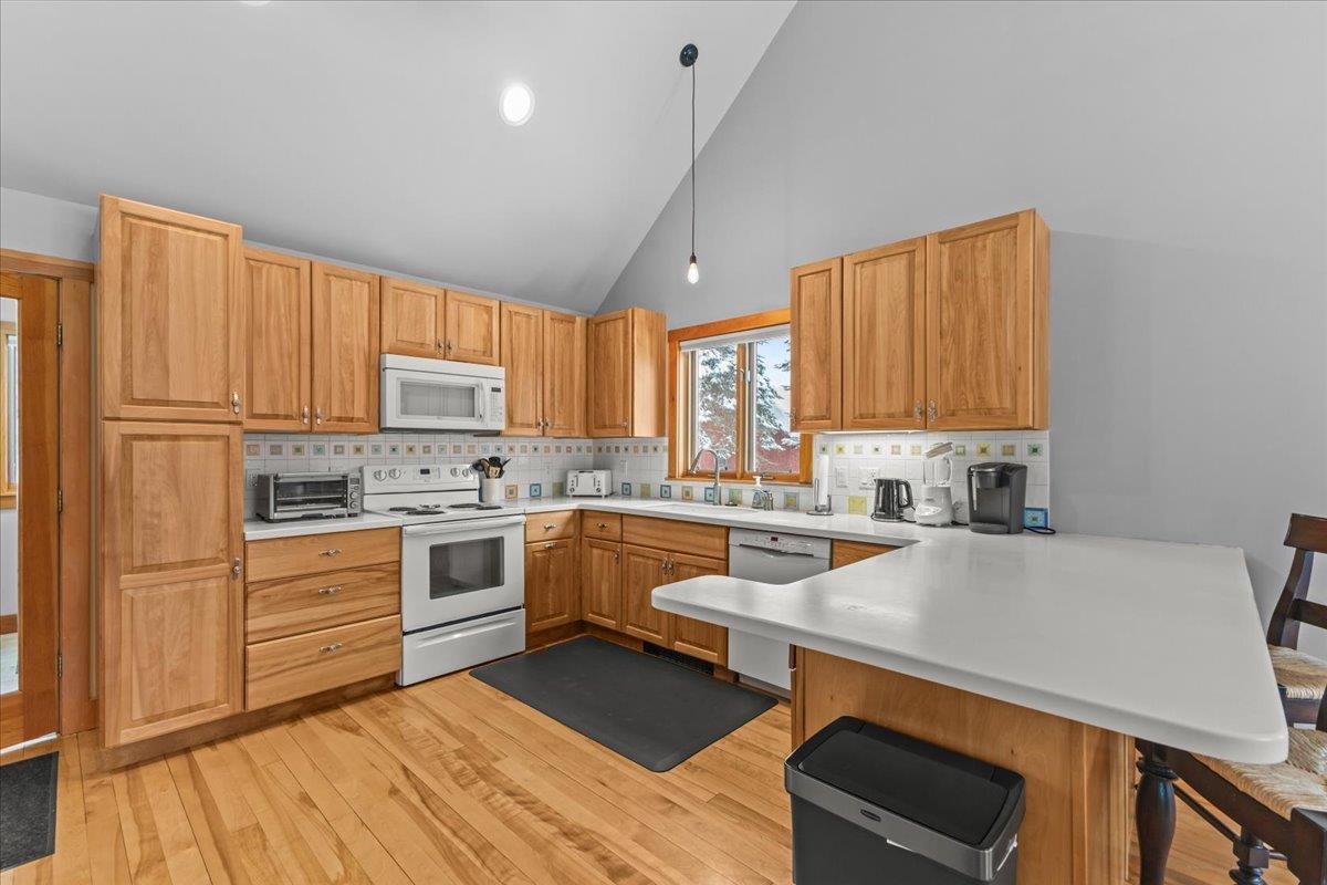 187 Lower Moulton Lane