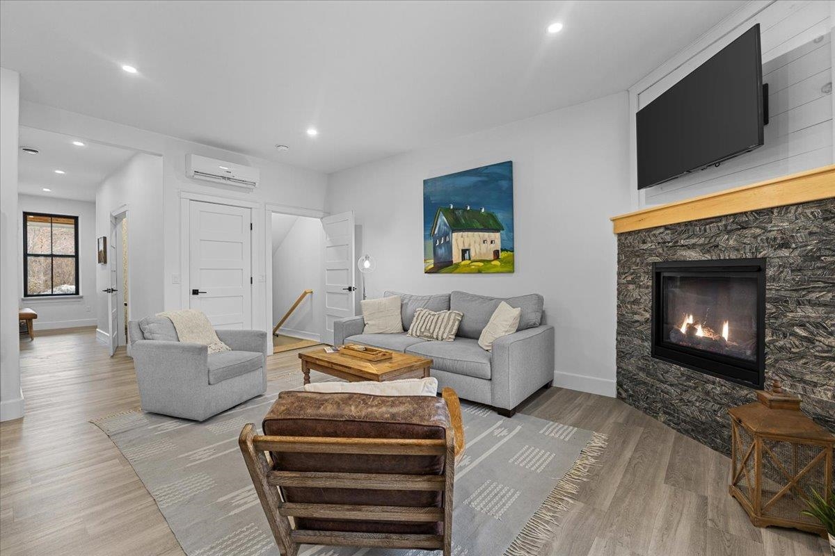 98 Hill Street Unit: #5