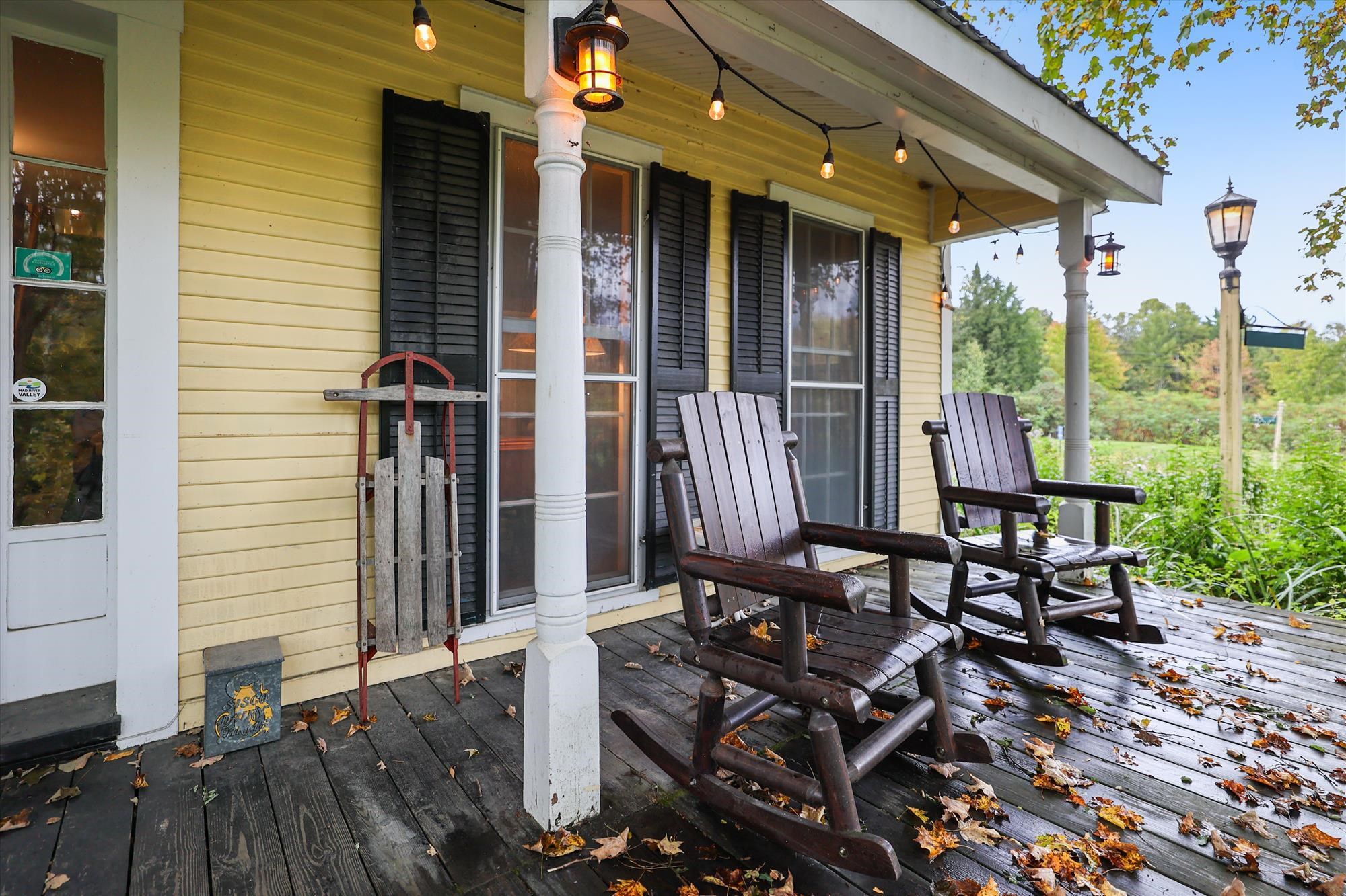 1460 Main Street