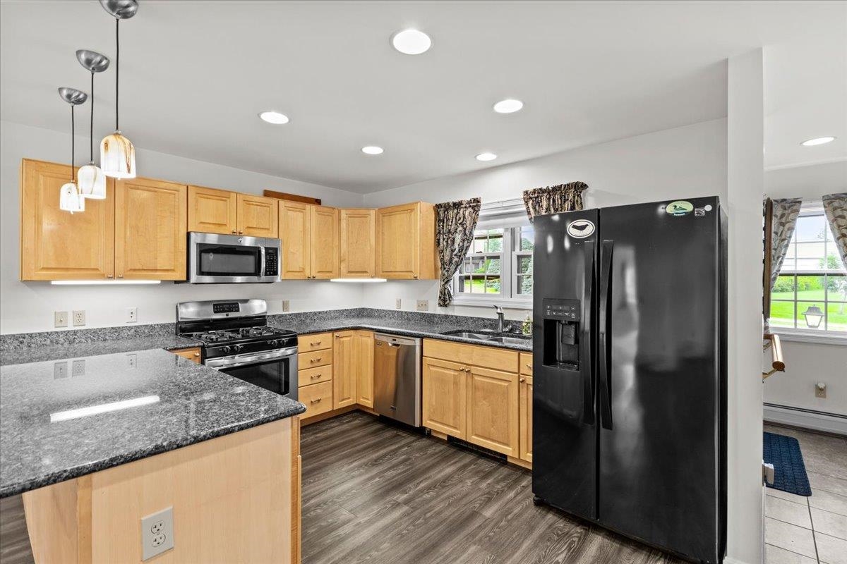 55 Jersey Way Unit: B10