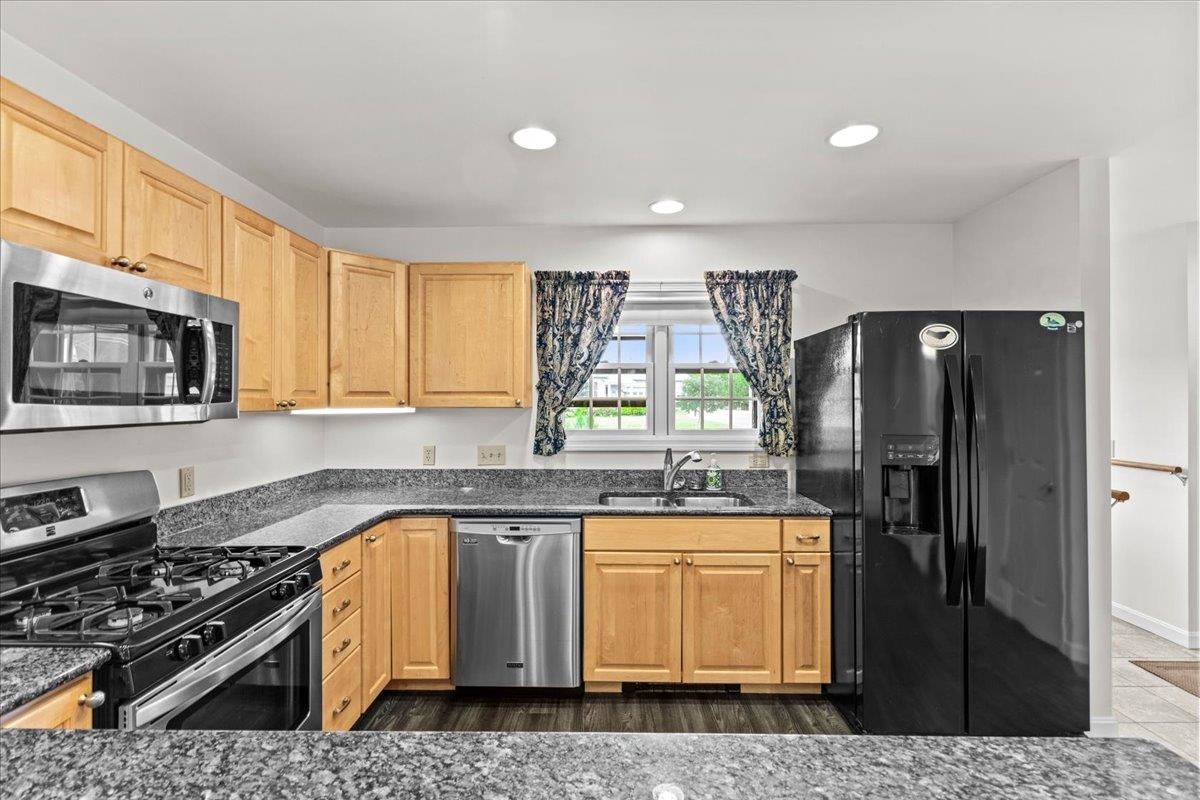 55 Jersey Way Unit: B10