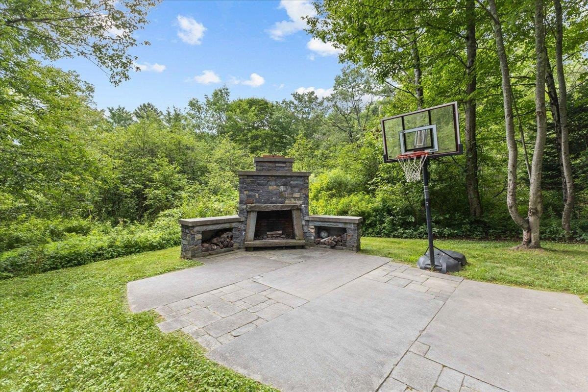 738 River Road