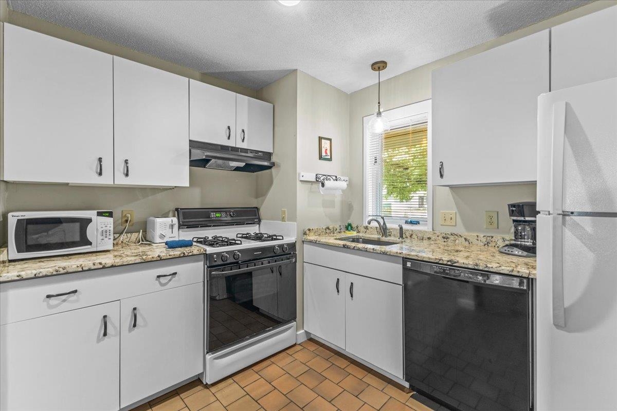 185 Village Green Drive Unit: 8A Week C