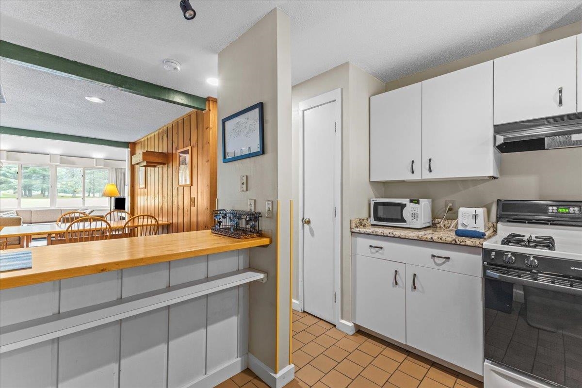 185 Village Green Drive Unit: 8A Week C