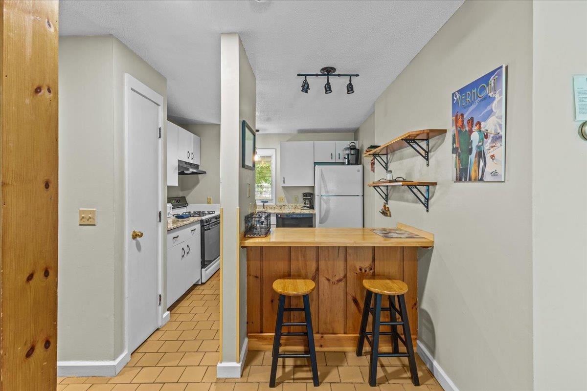 185 Village Green Drive Unit: 8A Week C