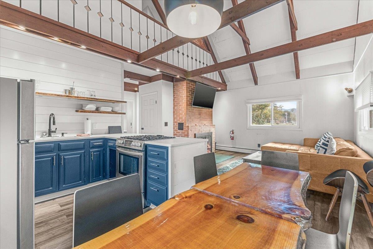 26 Strom Farm Lane