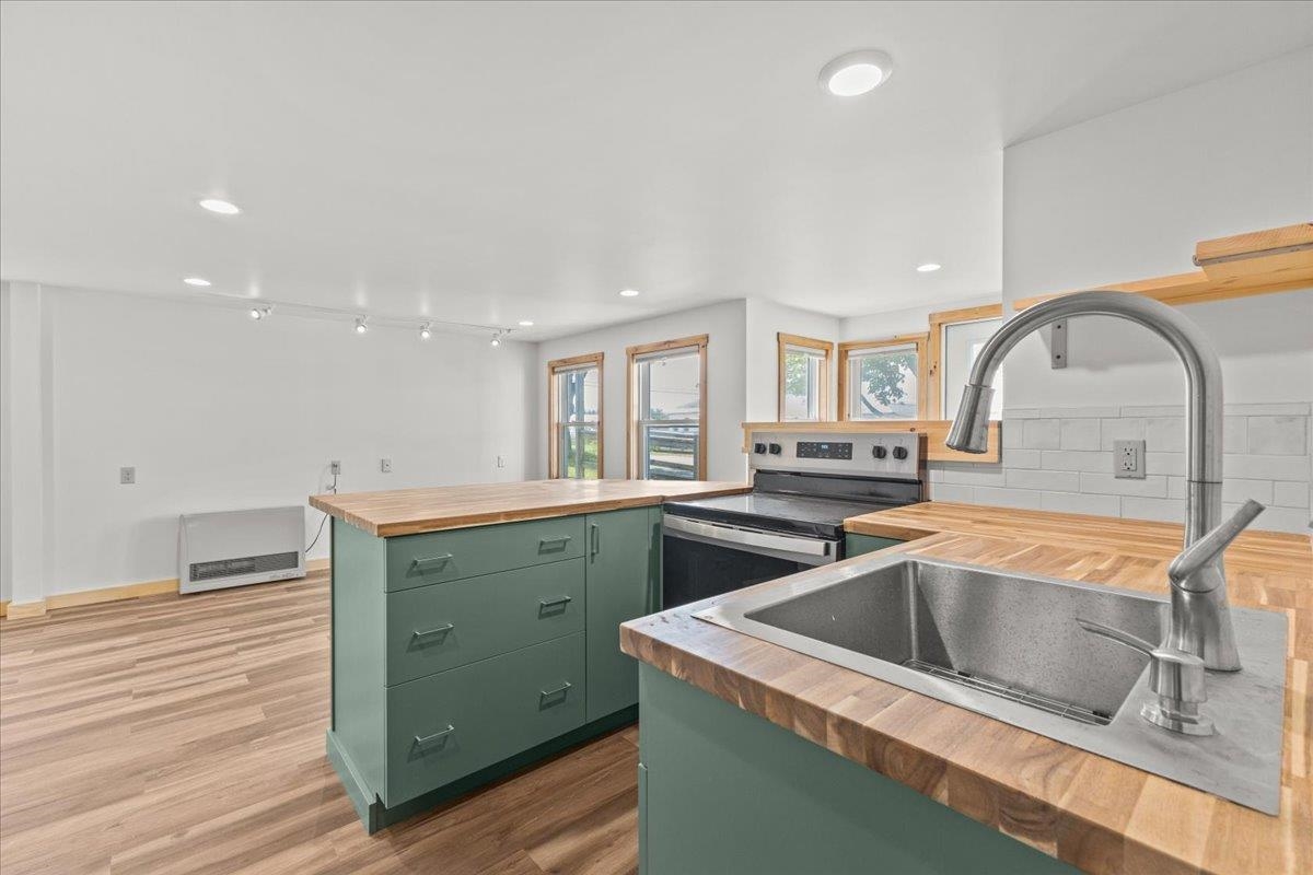 32 Goodell Avenue
