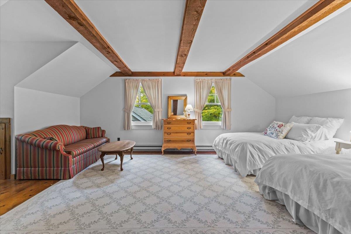 1646 Sweet Road