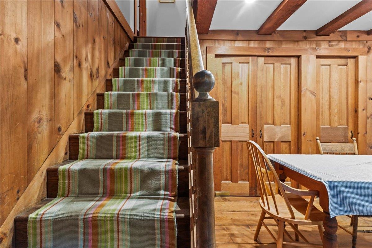 1646 Sweet Road