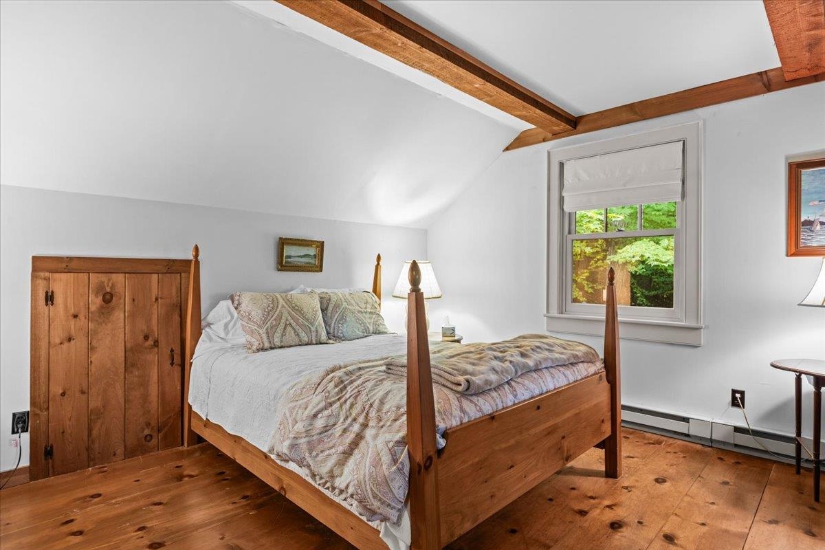 1646 Sweet Road
