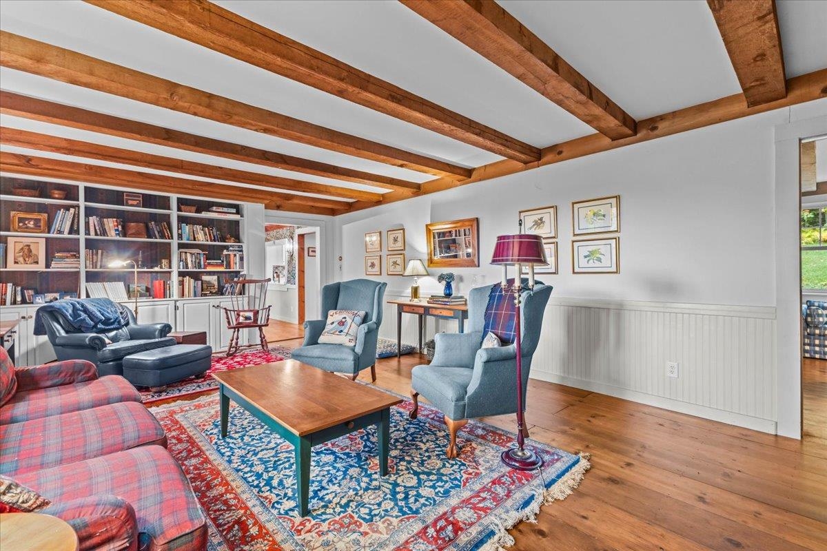 1646 Sweet Road