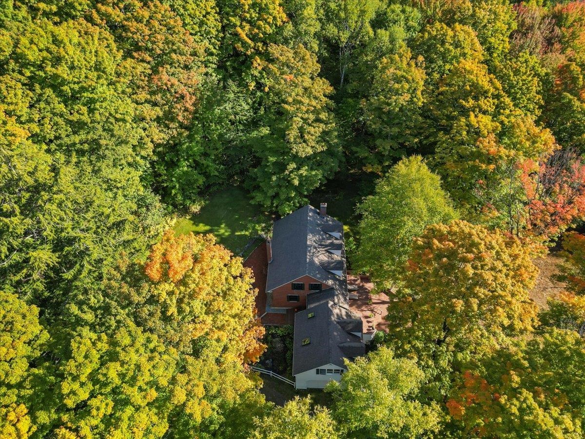 1646 Sweet Road