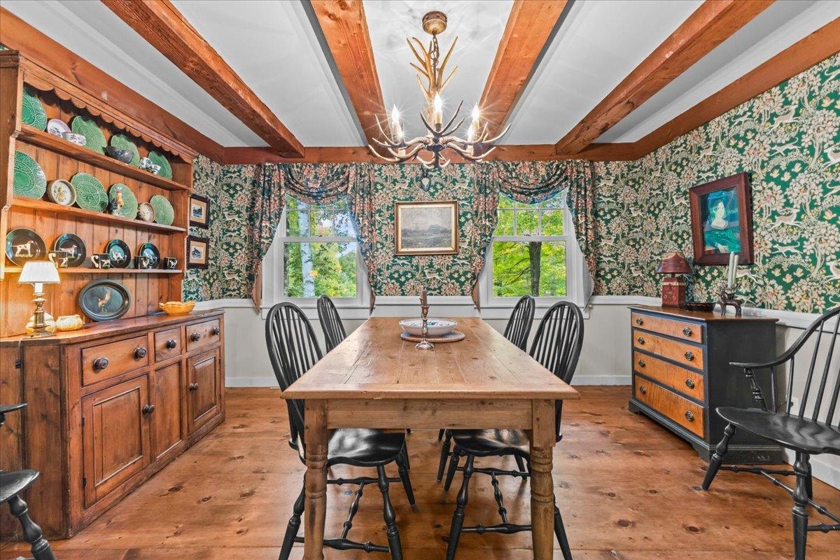 1646 Sweet Road