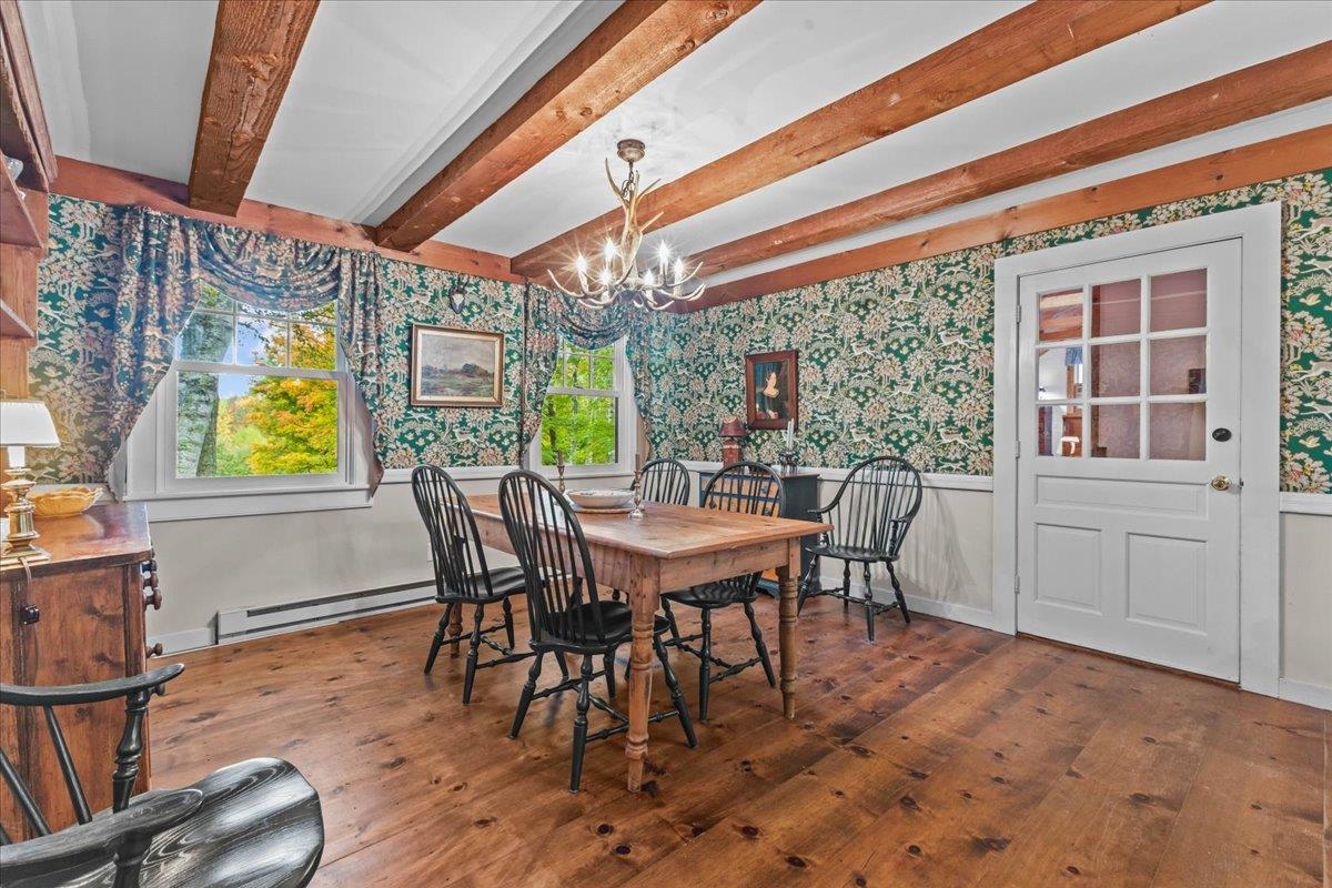 1646 Sweet Road