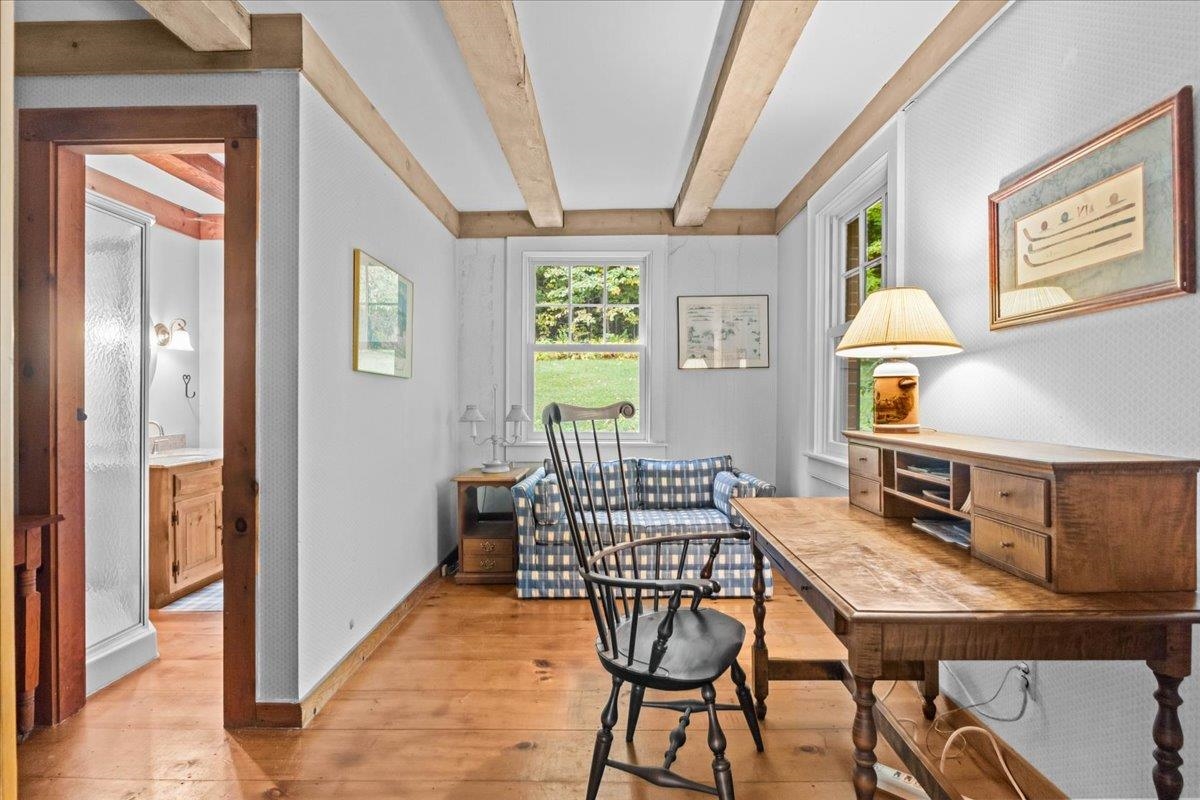 1646 Sweet Road