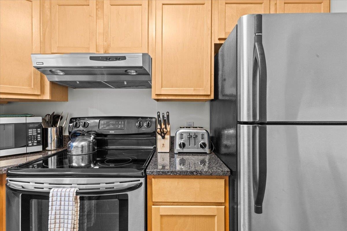 277 Topnotch Drive Unit: 460