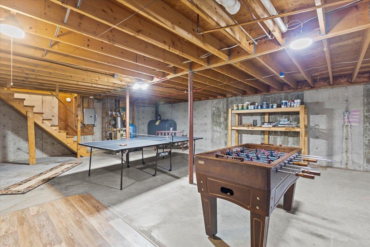 137 Meadowood Road