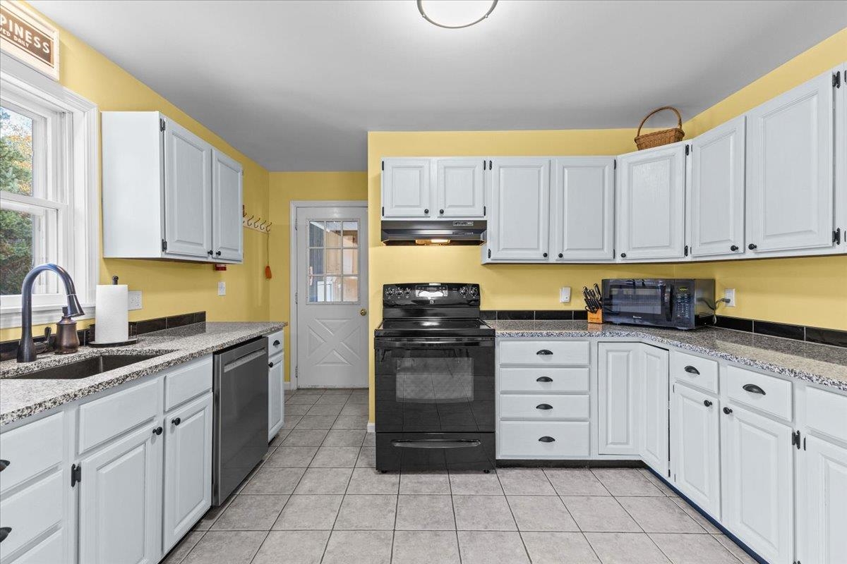 137 Meadowood Road