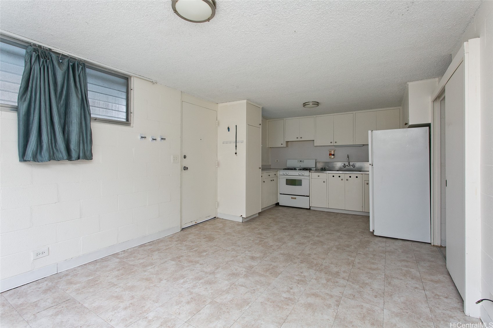 1643 Clark Street 401