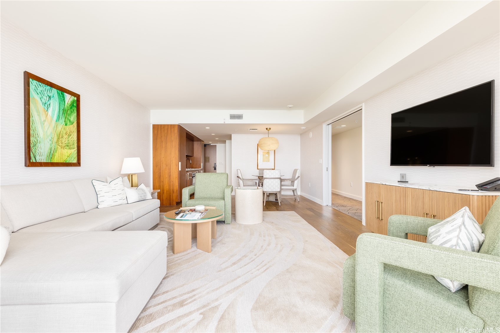 383 Kalaimoku Street E2905