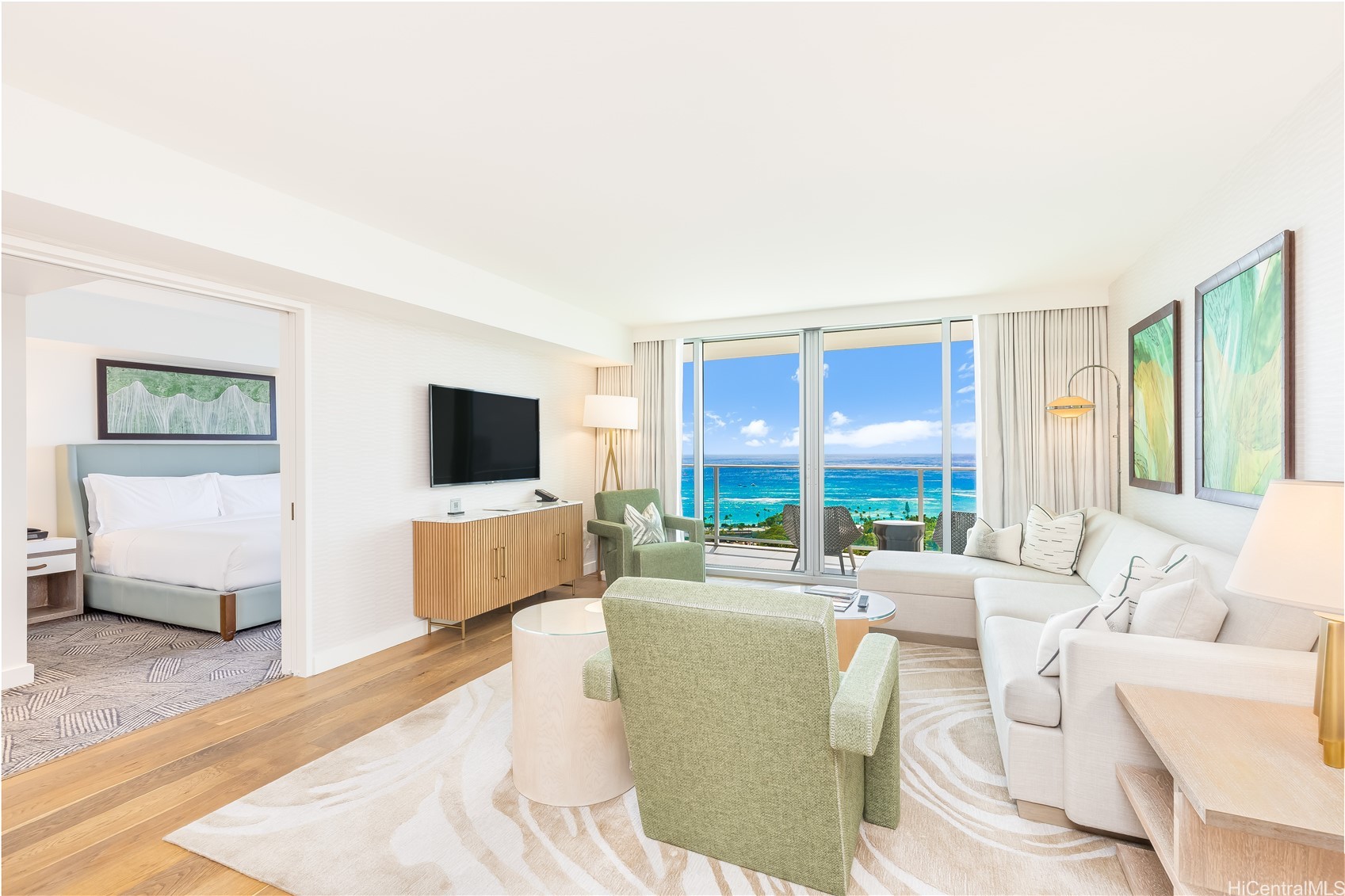 383 Kalaimoku Street E2905