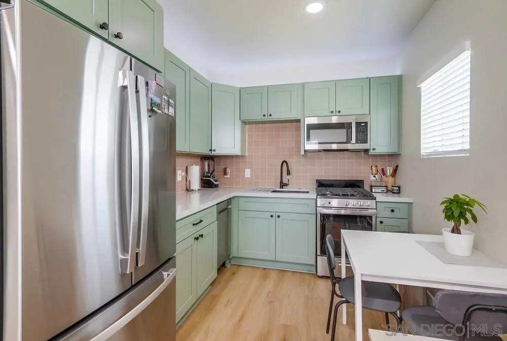 5493 Gala Ave.