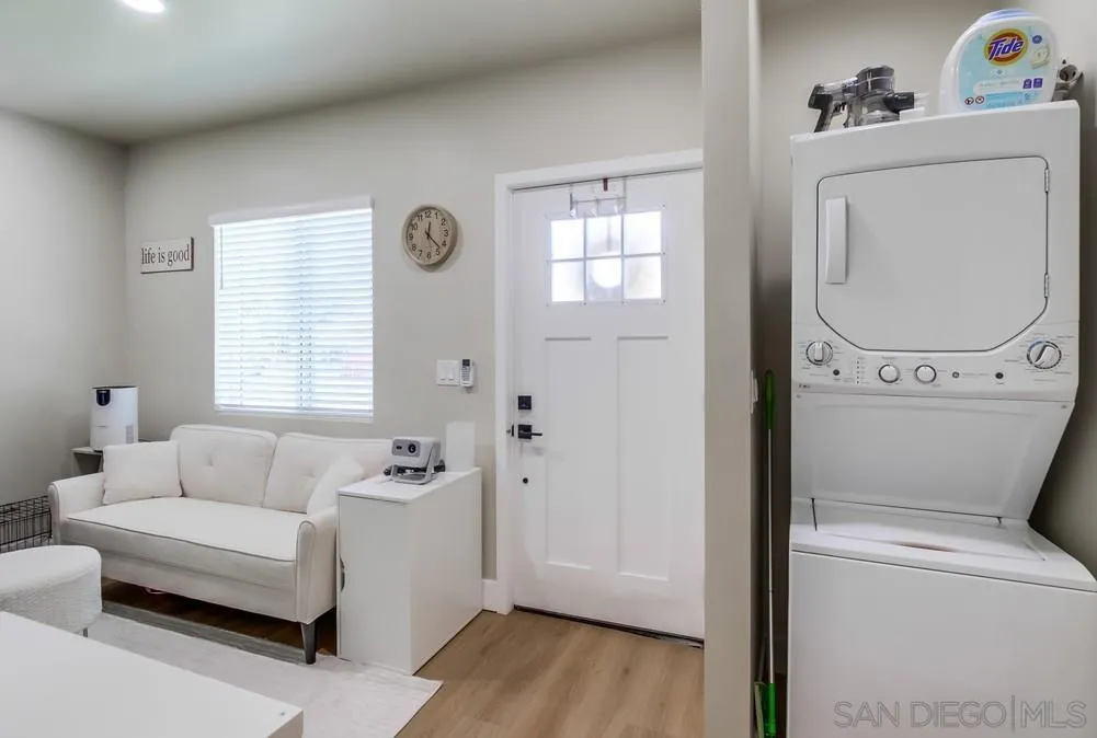 5493 Gala Ave.