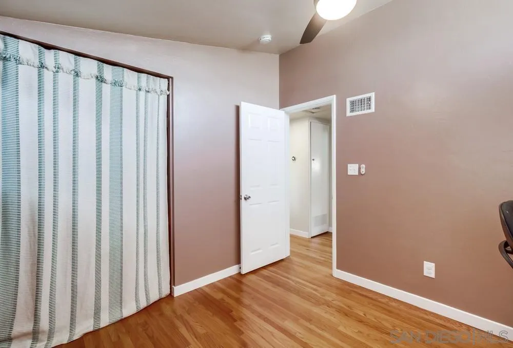 5493 Gala Ave.